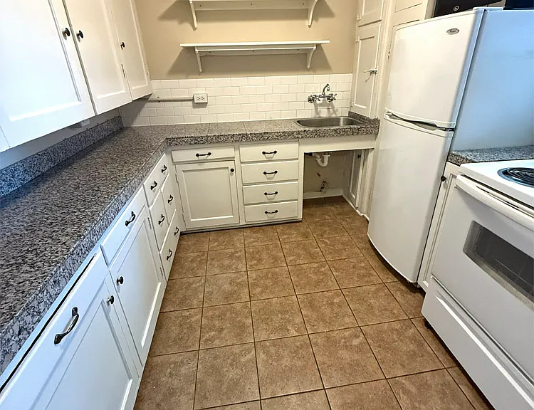 The Blackstone Apartments — Photo 10