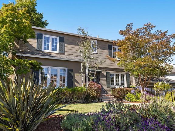 2nd image of 1386 Hillside Cir