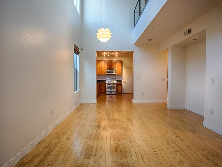 615 E Portland St — Photo 3