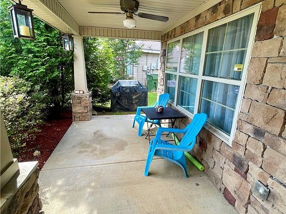 3rd image of 2618 Brittany Ln