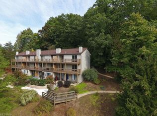 2364 Ridgeview Dr SW, Sherrodsville, OH 44675