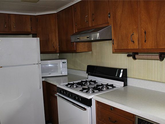 3rd image of 389 S Moreland St