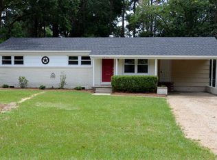 1978 Forest Dr, Sumter, SC 29154