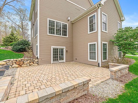 4th image of 53347 Summer Breeze Dr