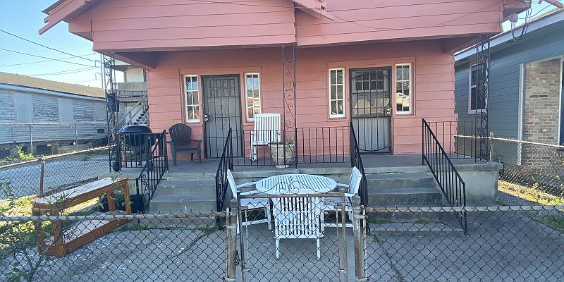 1st image of 8918 Edinburgh St