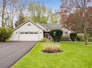 509 Spring Meadow Ln, Webster, NY 14580