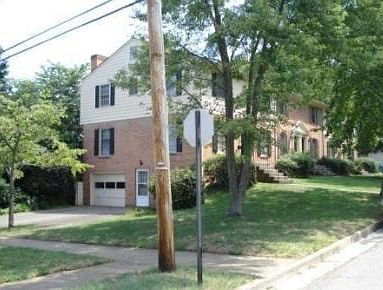 Exterior garage and driveway view.