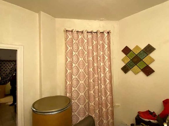 4th image of 4831 N Carlisle St