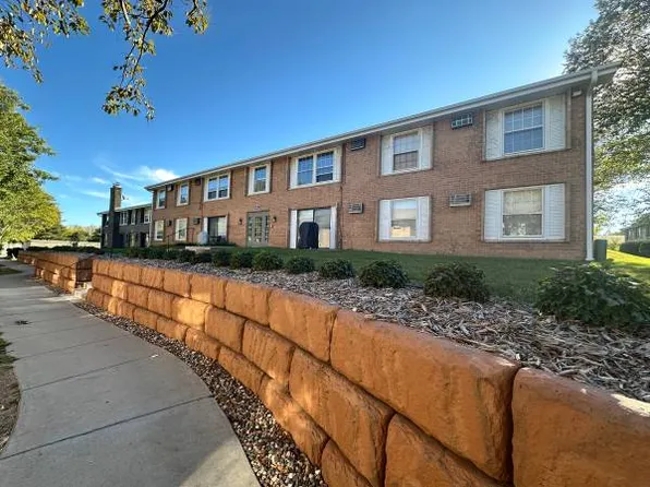 942 Westbrooke Way, Hopkins, MN