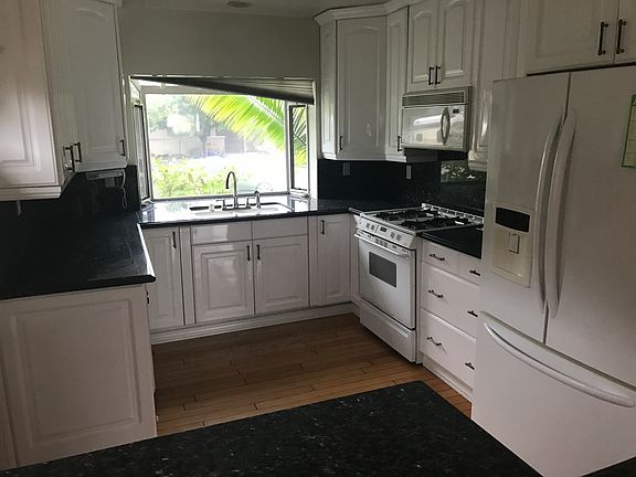 4th image of 3319 Fanwood Ave