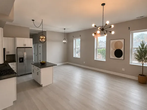 2882 N Milwaukee Ave Floor 2-R, Chicago, IL 60618