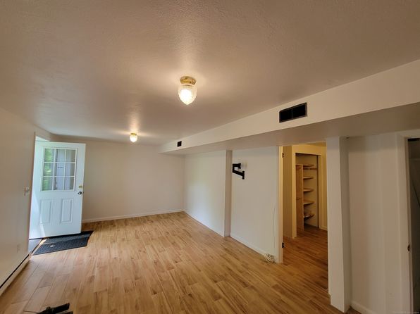 28 Bonnie Brae Dr