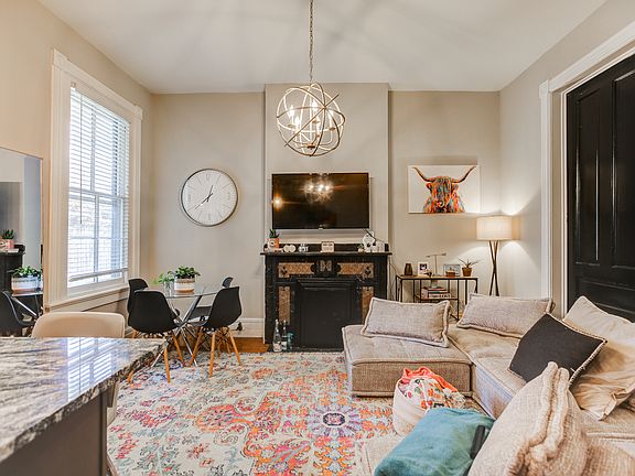 3rd image of 2408 E Clay St #1