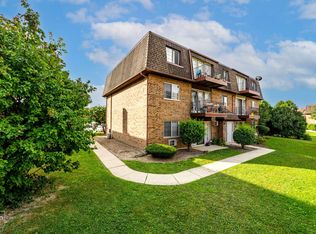 2300 Century Point Ln #F, Glendale Heights, IL 60139