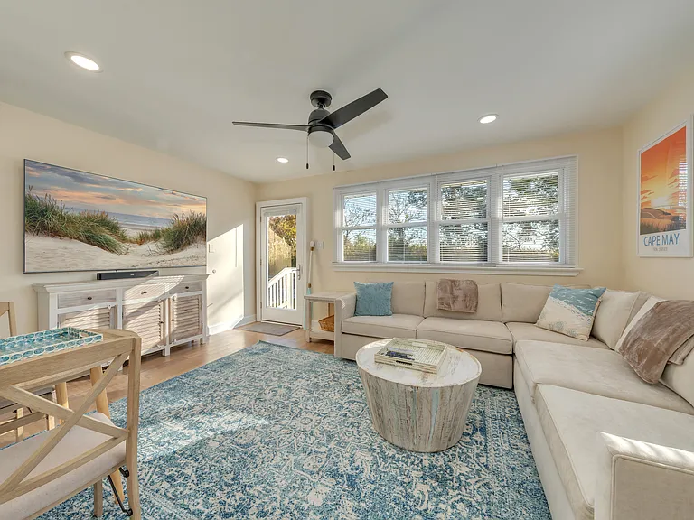 216 Sunray Beach Rd — Photo 4