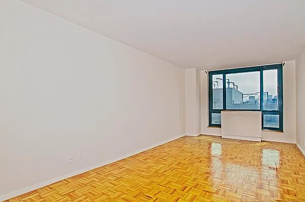 Rented by Sumitomo Real Estate Sales | media 24