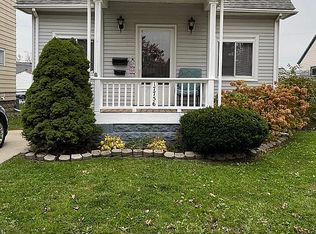 17756 Matthews St, Riverview, MI 48193