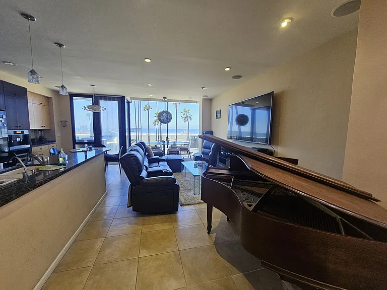 3009 Ocean Front Walk — Photo 18