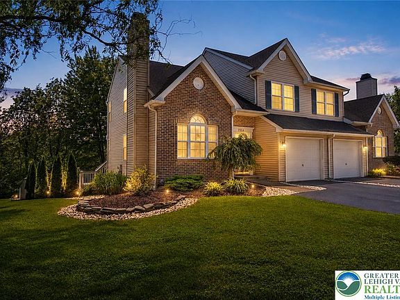 2nd image of 2314 Red Maple Dr N