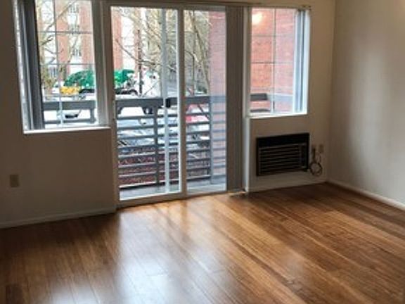 3rd image of 1415 SW Park Ave #204