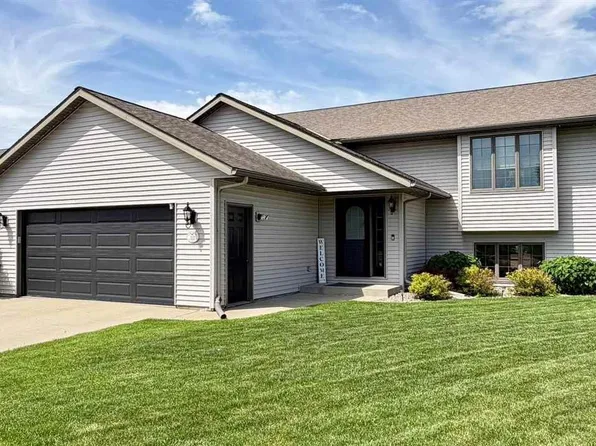 208 Maverick Dr, Mankato, MN 56001