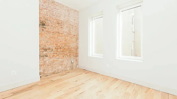 Rented by The Property Firm | media 4