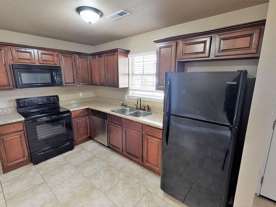 1st image of 4454 W Wedington Dr