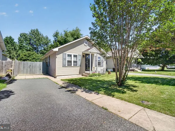 330 Ruth Ave, Upper Chichester, PA 19014