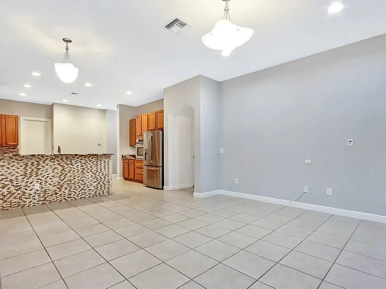 1904 Flower Dr — Photo 18