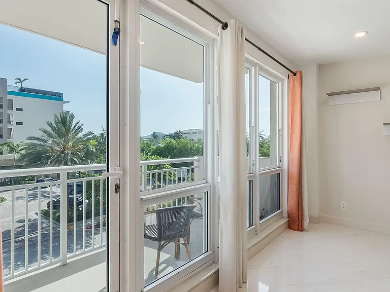 133 N Pompano Beach Blvd #204 — Photo 12