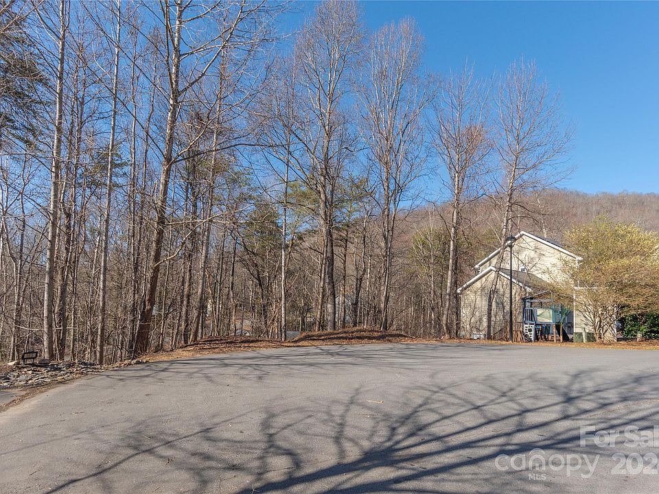 1st image of 161 Hillside Dr