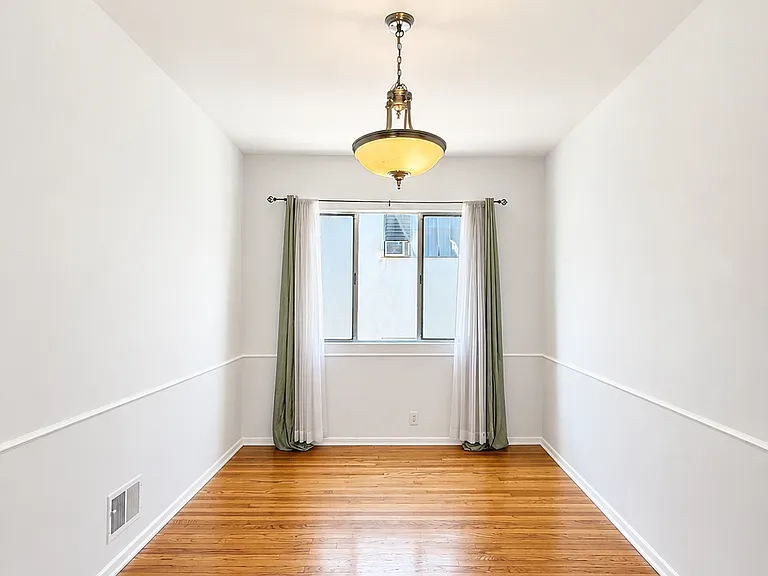 1530 N Laurel Ave #9 — Photo 6