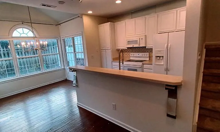 519 Cliffview Ct — Photo 8