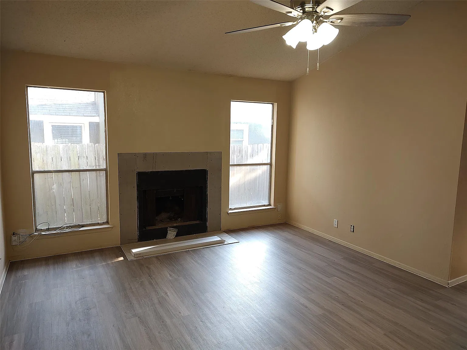 2 bed, 1.5 bath, 910 sqft, $1,350 — Photo 4