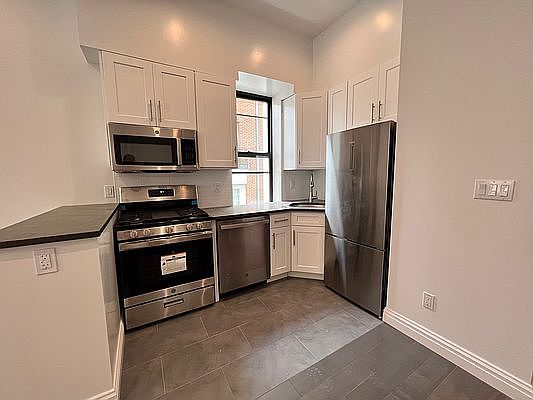 4th image of 12 W 85th St Penthouse 5