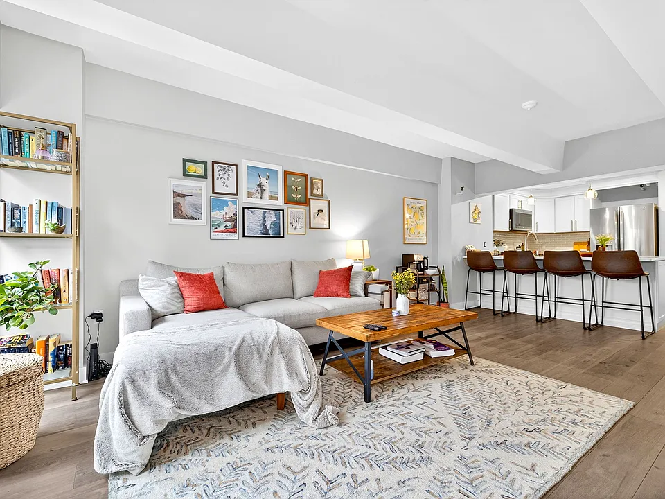 42 8th St #1411