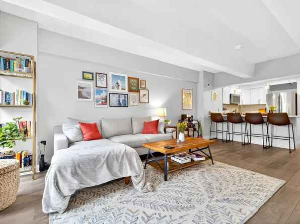 42 8th St, Charlestown, MA