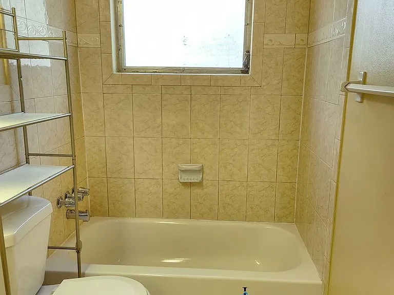 1350 Whitehall Ln — Photo 13