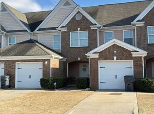 121 Village Dr, Loganville, GA
