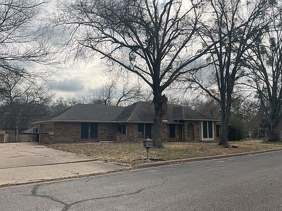 3rd image of 319 Jamie Way