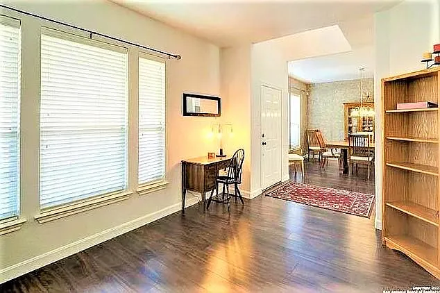 1060 Maltese Ln — Photo 15