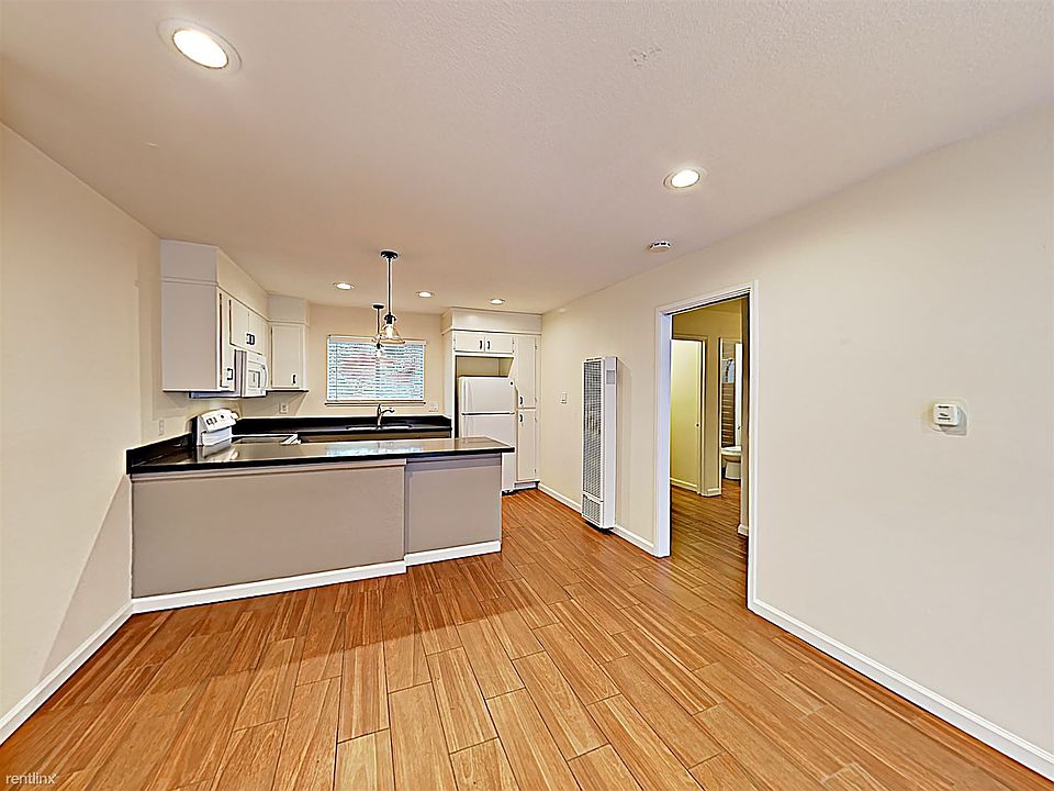 1st image of 2753 21st St