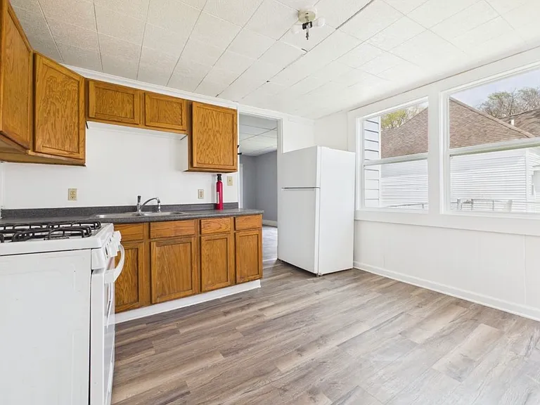1507 W 7th St #1 — Photo 4