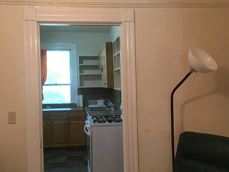 115 Giles Street — Photo 8