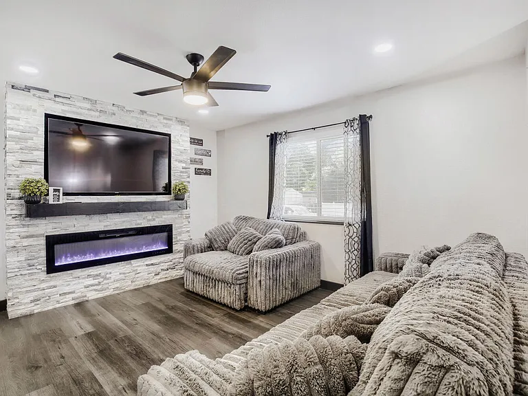 2101 Wedgewood Ct — Photo 7