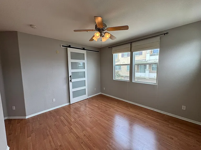 5096 Plaza Promenade — Photo 15