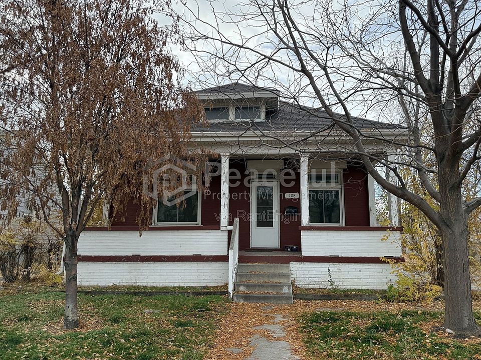 1st image of 128 E Truman Ave