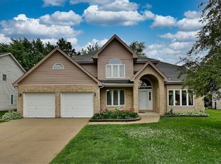 213 John Dr, Bartlett, IL 60103