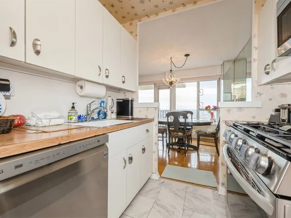 166-25 Powell Cove Boulevard image 22 of 42