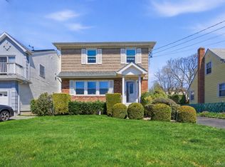 150 Hughes Place, Albertson, NY